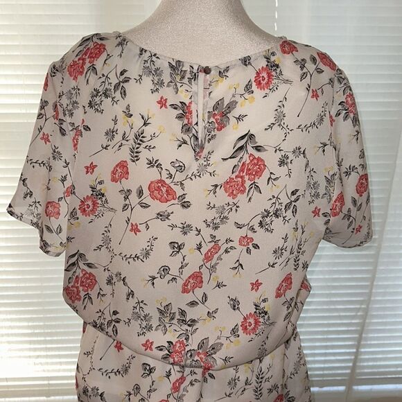 Liz Claiborne L Crewneck Short Sleeve Sheer Floral Peplum Tie Waist Blouse - Picture 4 of 12